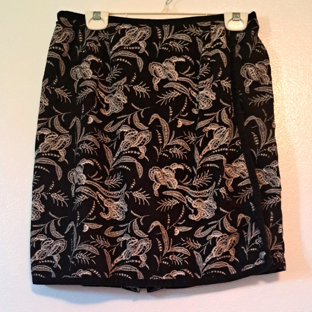 Golf Skirt/Skort Floral Cotton Size 12 Black - Picture 1 of 6